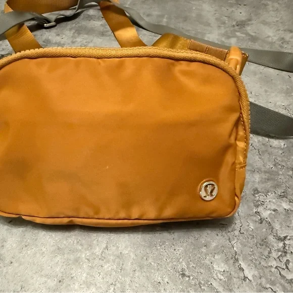 2 bags included! lululemon athletica Olive purse and camel Belt Bag - Picture 2 of 4